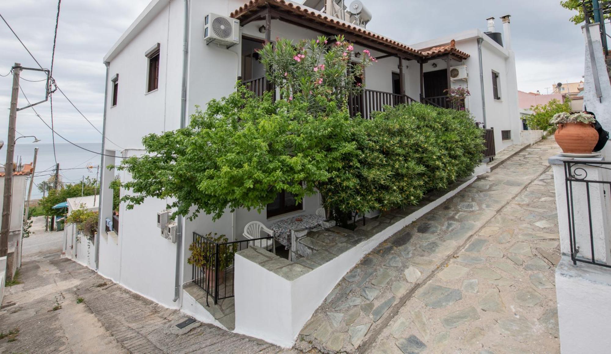 Lilian Beachfront Apartments Neo Klima Exterior photo